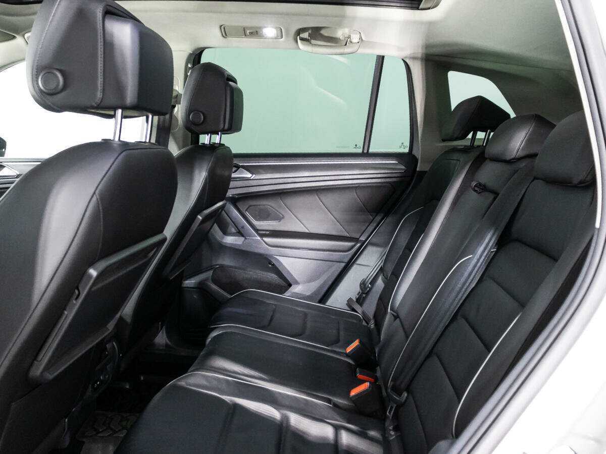 Volkswagen Tiguan, 2018 Фото №10