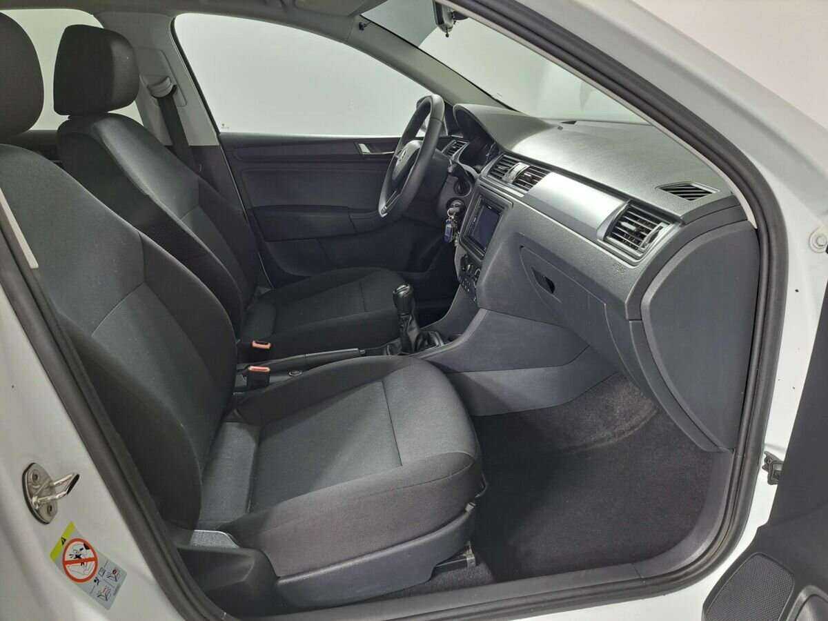 Skoda Rapid, 2017 Фото №11