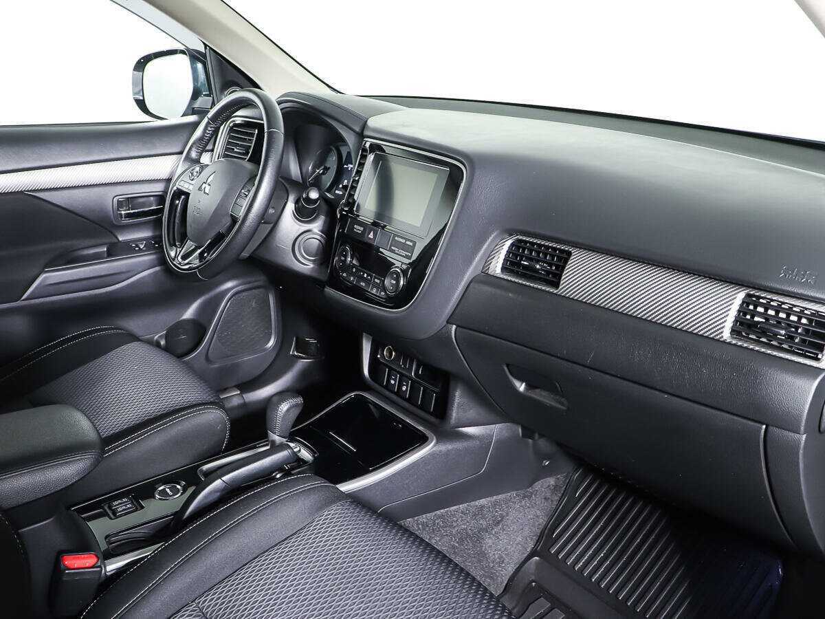 Mitsubishi Outlander, 2018 Фото №8