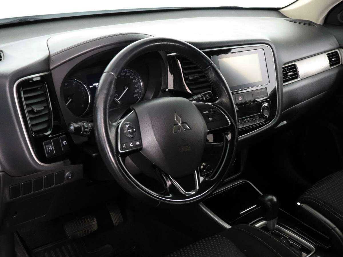 Mitsubishi Outlander, 2018 Фото №8