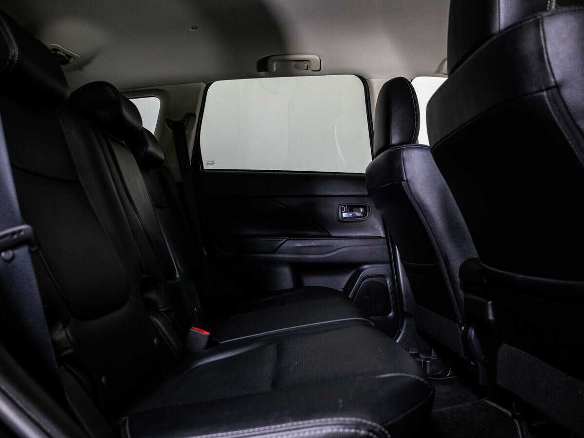 Mitsubishi Outlander, 2017 Фото №11