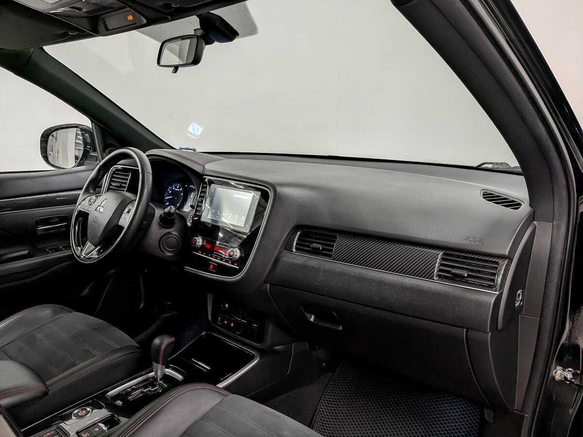 Mitsubishi Outlander, 2021 Фото №11
