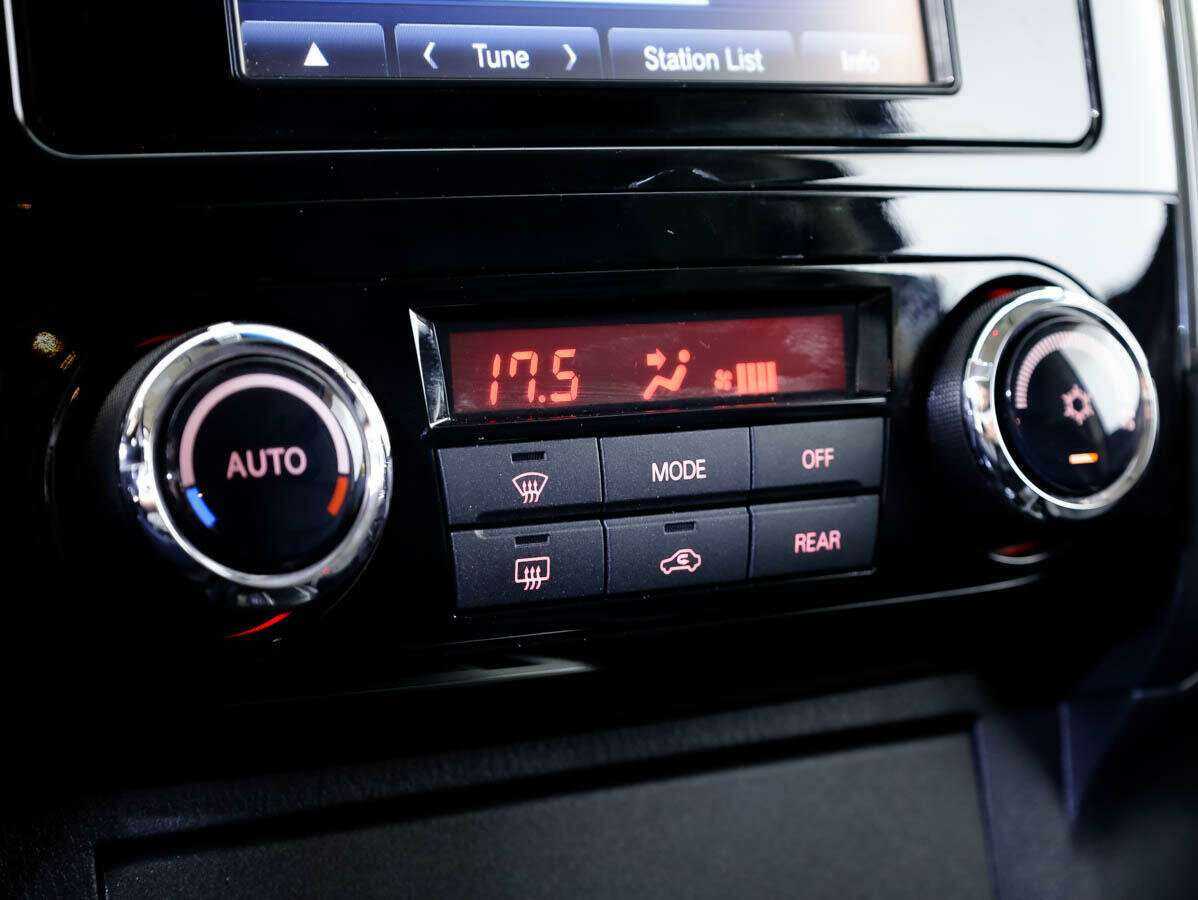 Mitsubishi Pajero, 2014 Фото №16