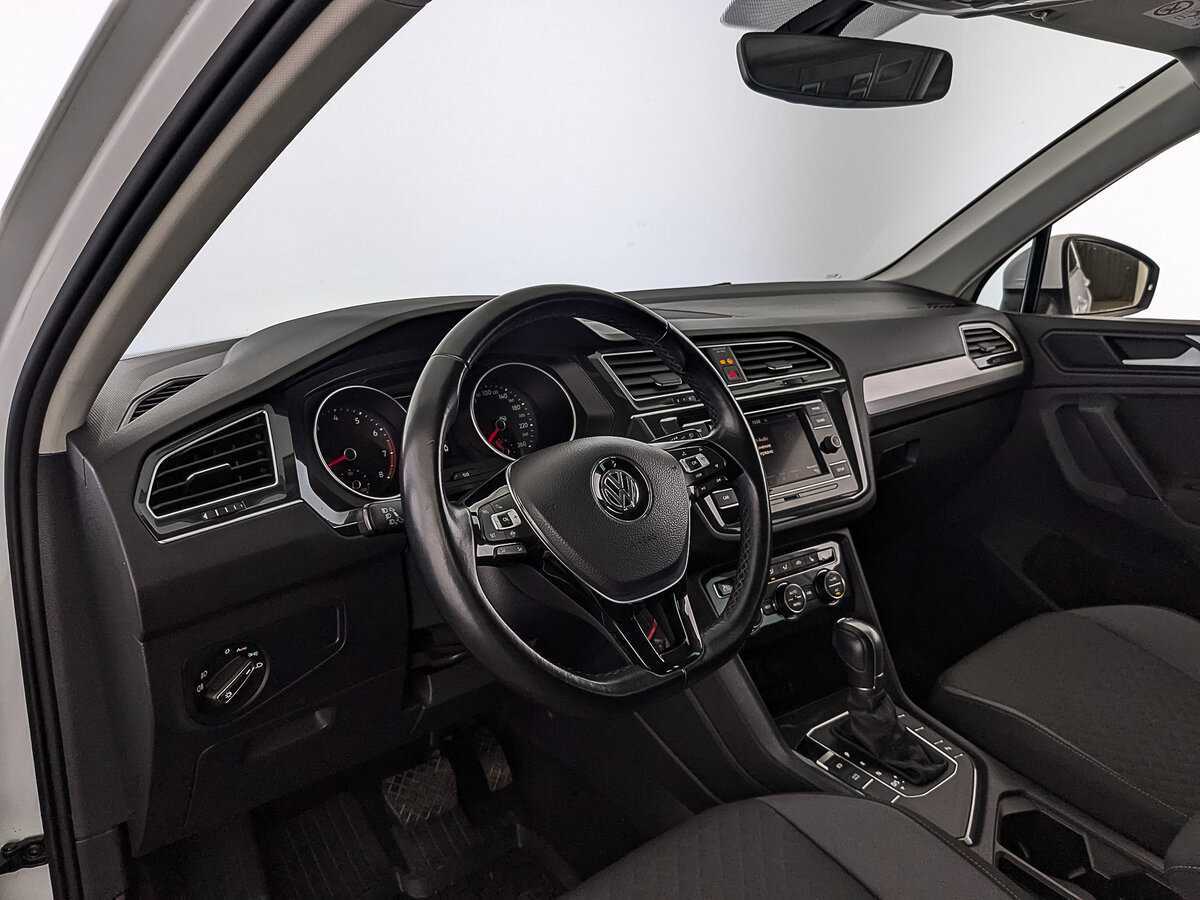 Volkswagen Tiguan, 2018 Фото №15