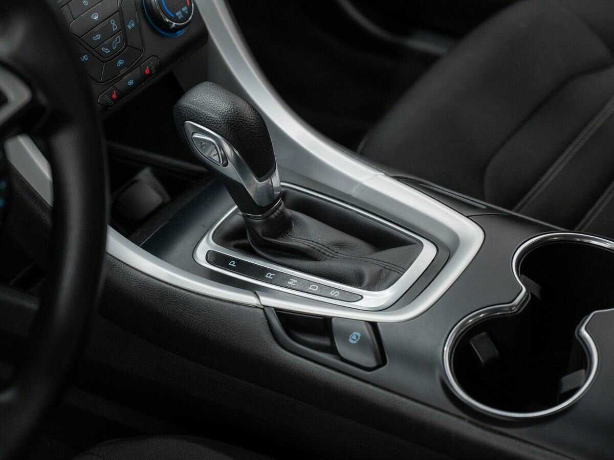 Ford Mondeo, 2017 Фото №15