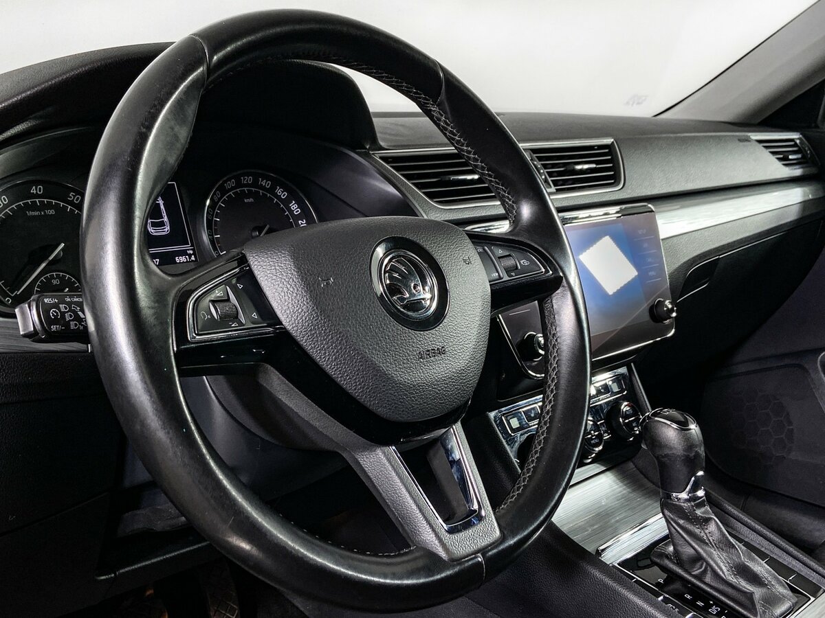Skoda Superb III Рестайлинг, 2020 Фото №11