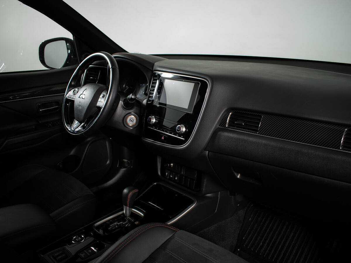 Mitsubishi Outlander, 2021 Фото №7