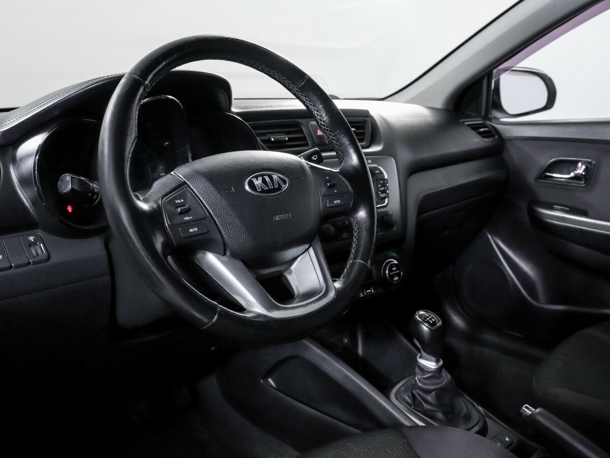 Kia Rio 5-speed III, 2013 Фото №11
