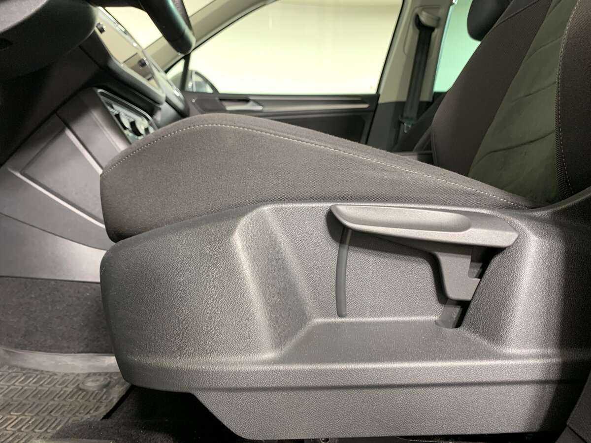 Volkswagen Tiguan, 2018 Фото №13