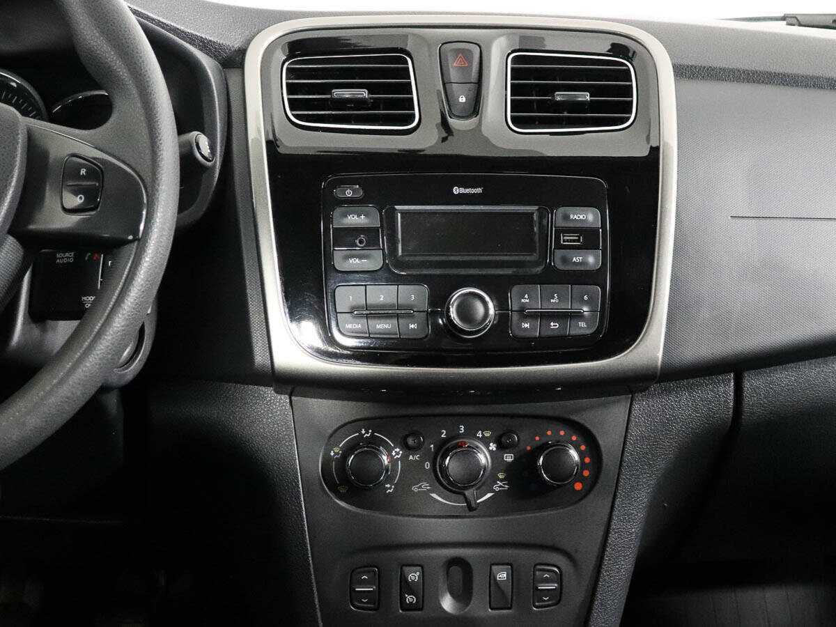 Renault Logan, 2018 Фото №12