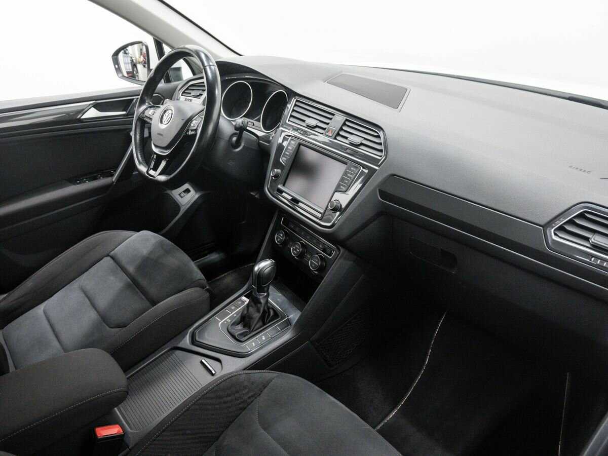 Volkswagen Tiguan, 2017 Фото №9