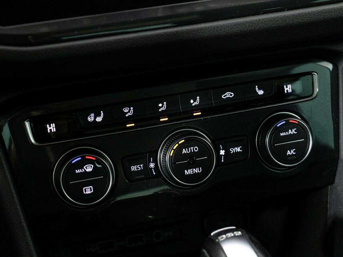 Volkswagen Tiguan, 2019 Фото №17