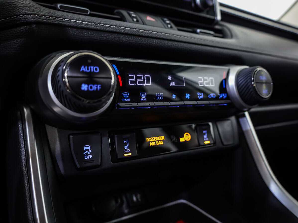 Toyota RAV4, 2020 Фото №12