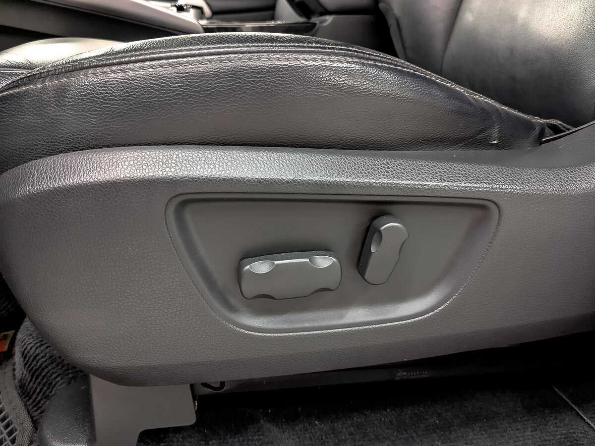 Mitsubishi Pajero Sport, 2017 Фото №23