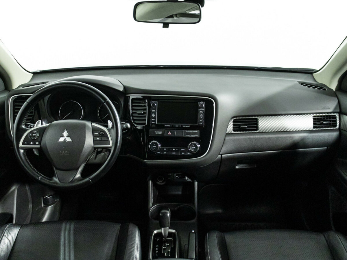 Mitsubishi Outlander III Рестайлинг, 2014 Фото №13