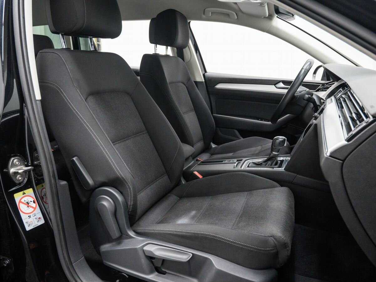 Volkswagen Passat, 2018 Фото №8