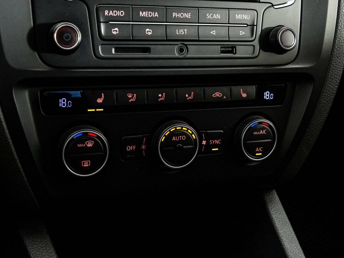 Volkswagen Jetta, 2015 Фото №14