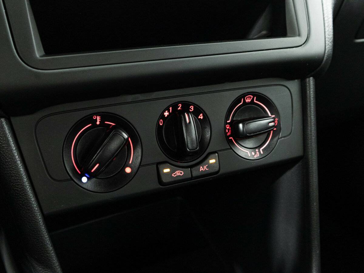 Volkswagen Polo, 2019 Фото №15