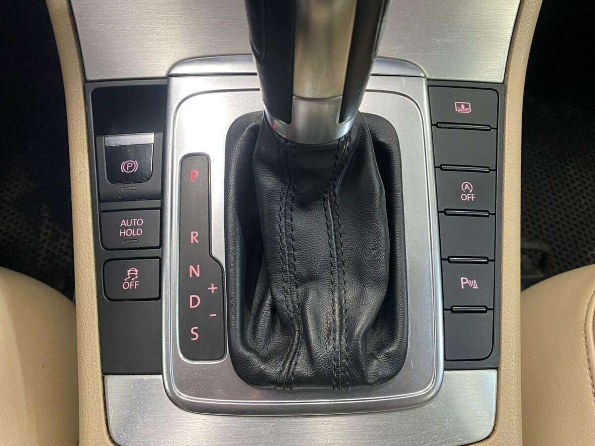 Volkswagen Passat, 2012 Фото №16