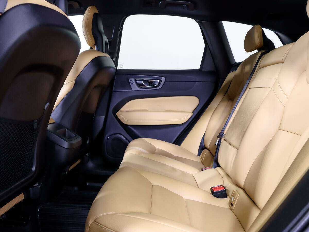 Volvo XC60, 2018 Фото №9