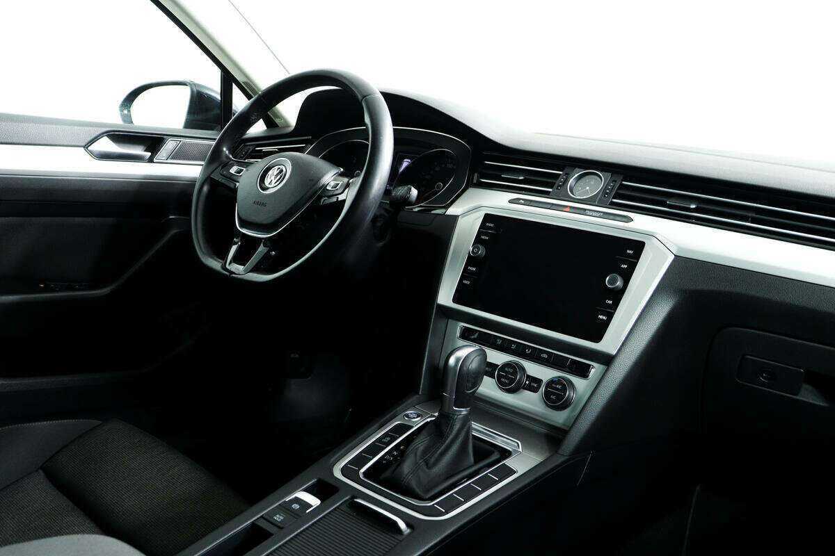Volkswagen Passat, 2019 Фото №9