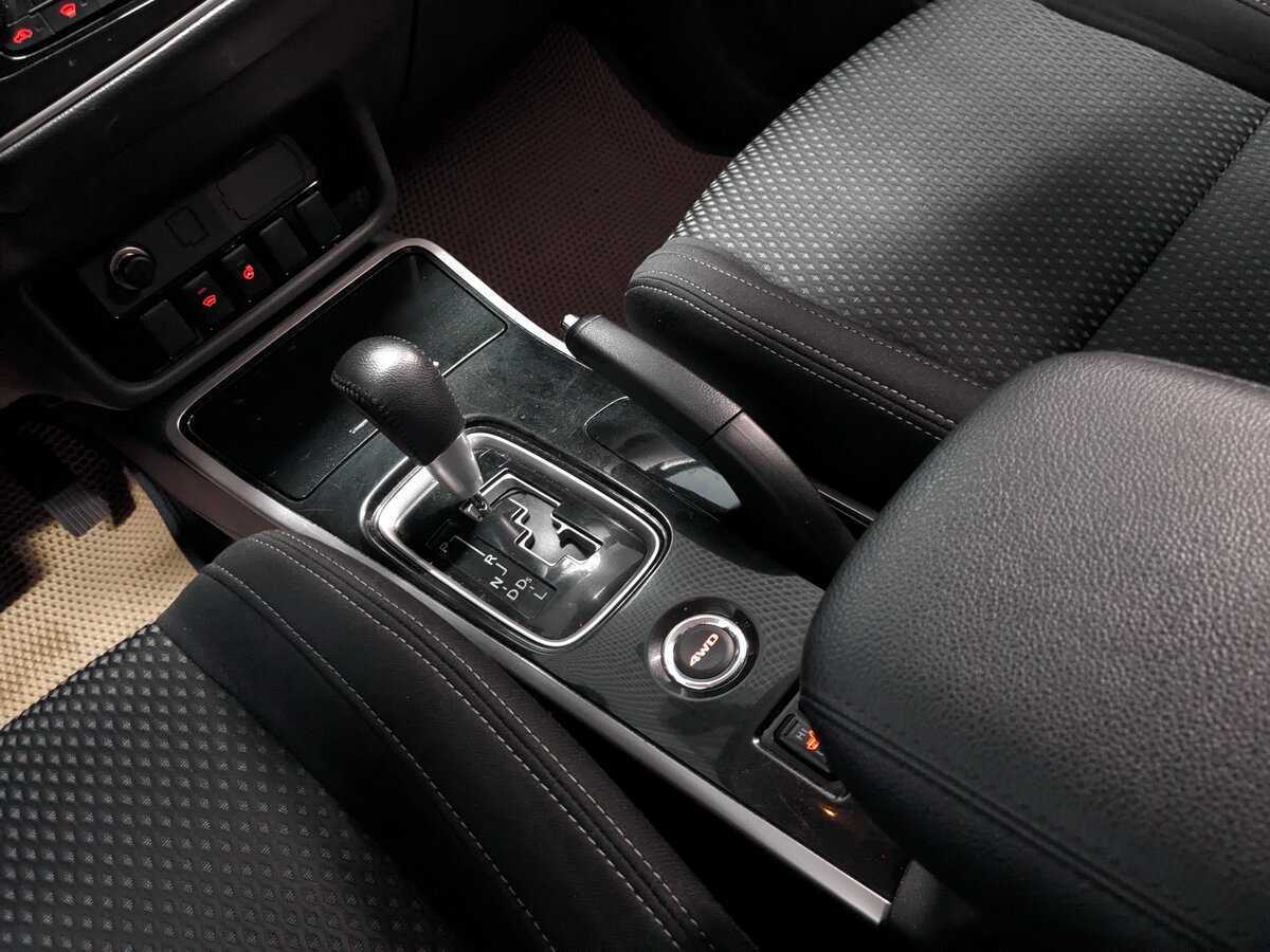 Mitsubishi Outlander, 2017 Фото №15