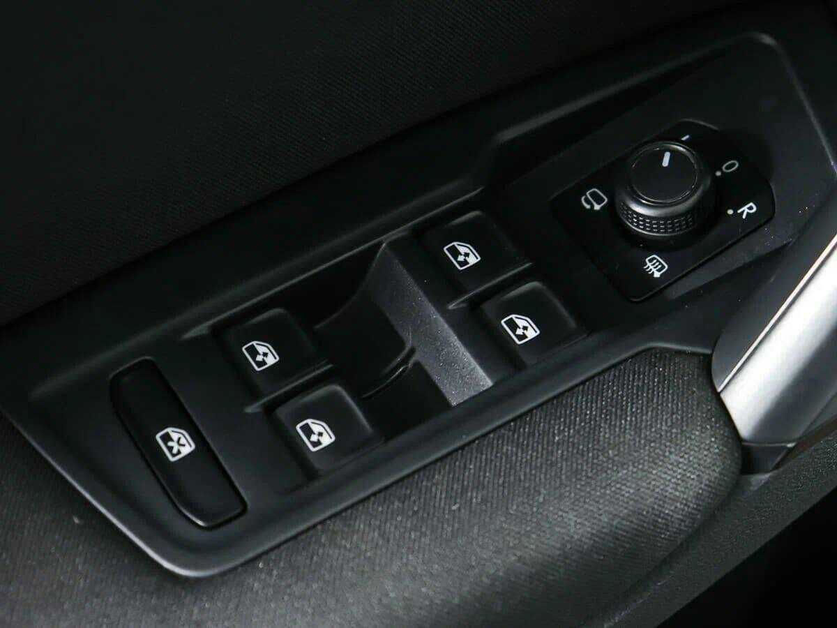 Volkswagen Tiguan, 2018 Фото №20