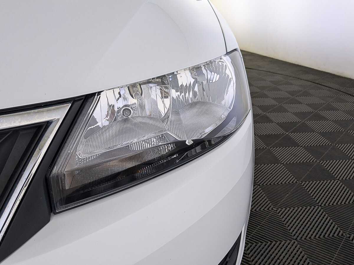 Skoda Rapid, 2017 Фото №11