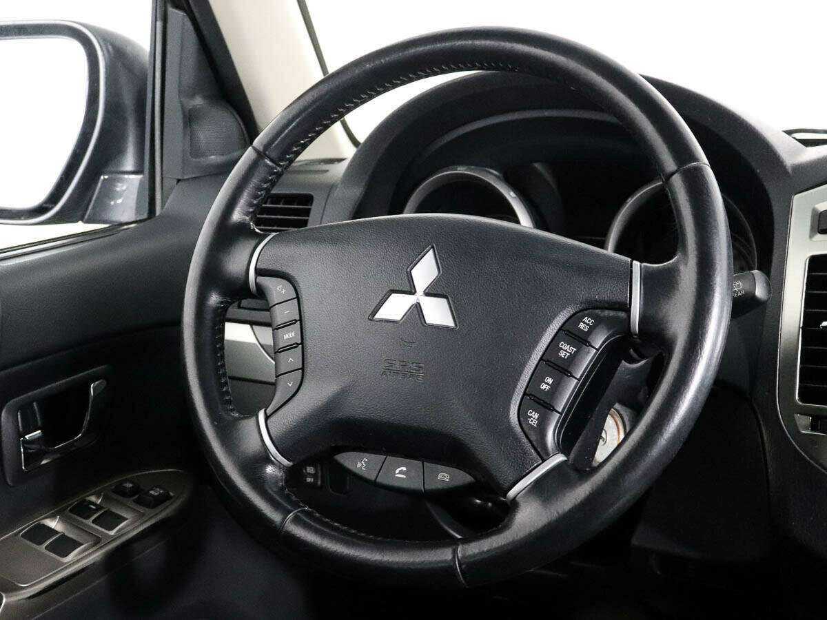 Mitsubishi Pajero, 2018 Фото №13