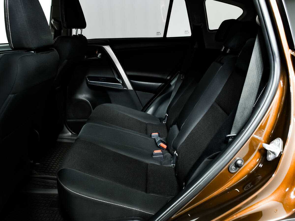 Toyota RAV4, 2017 Фото №12