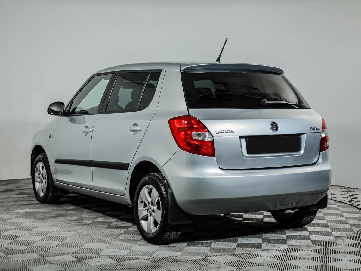 Skoda Fabia II Рестайлинг, 2014 Фото №6