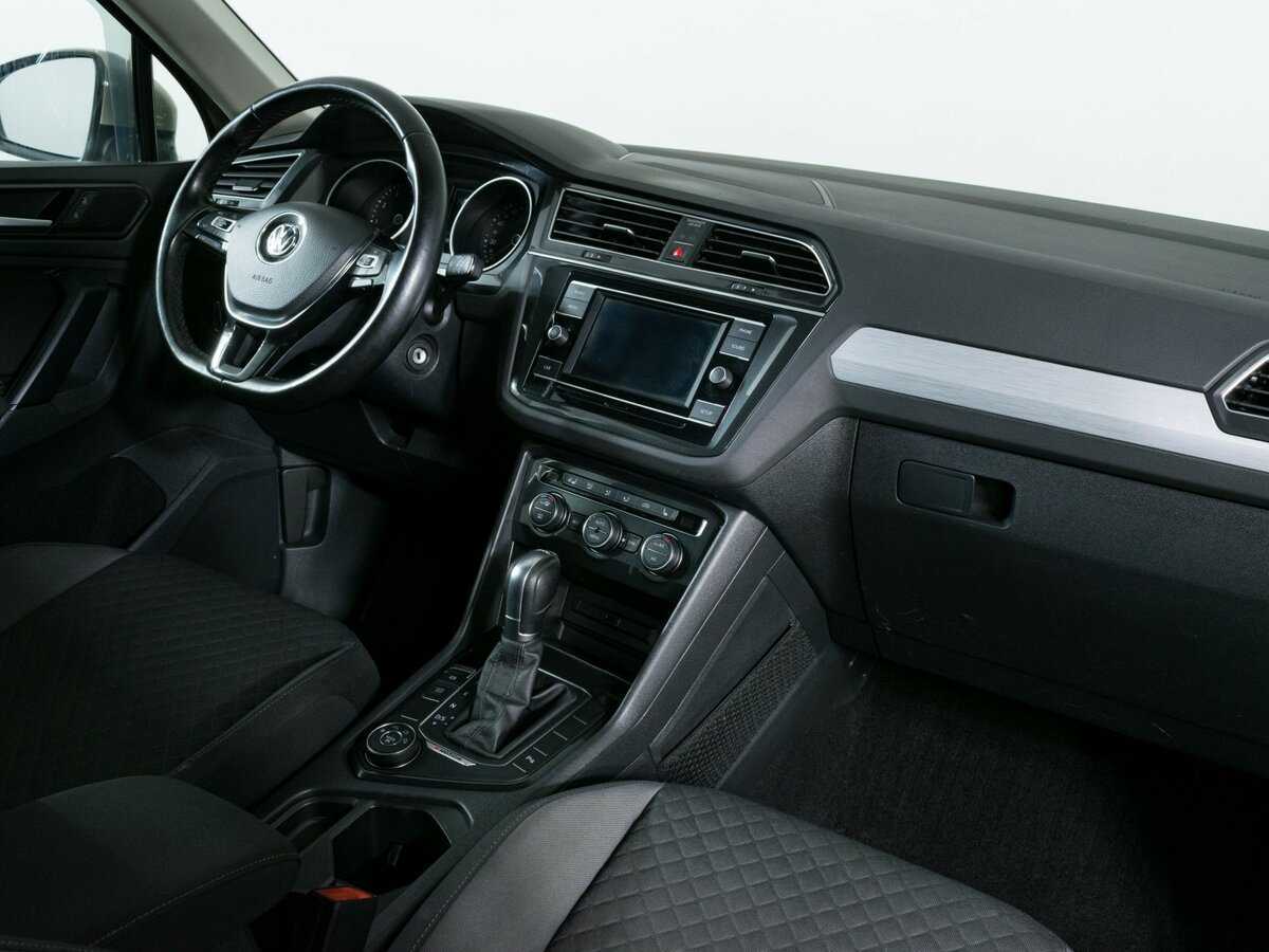Volkswagen Tiguan, 2018 Фото №8