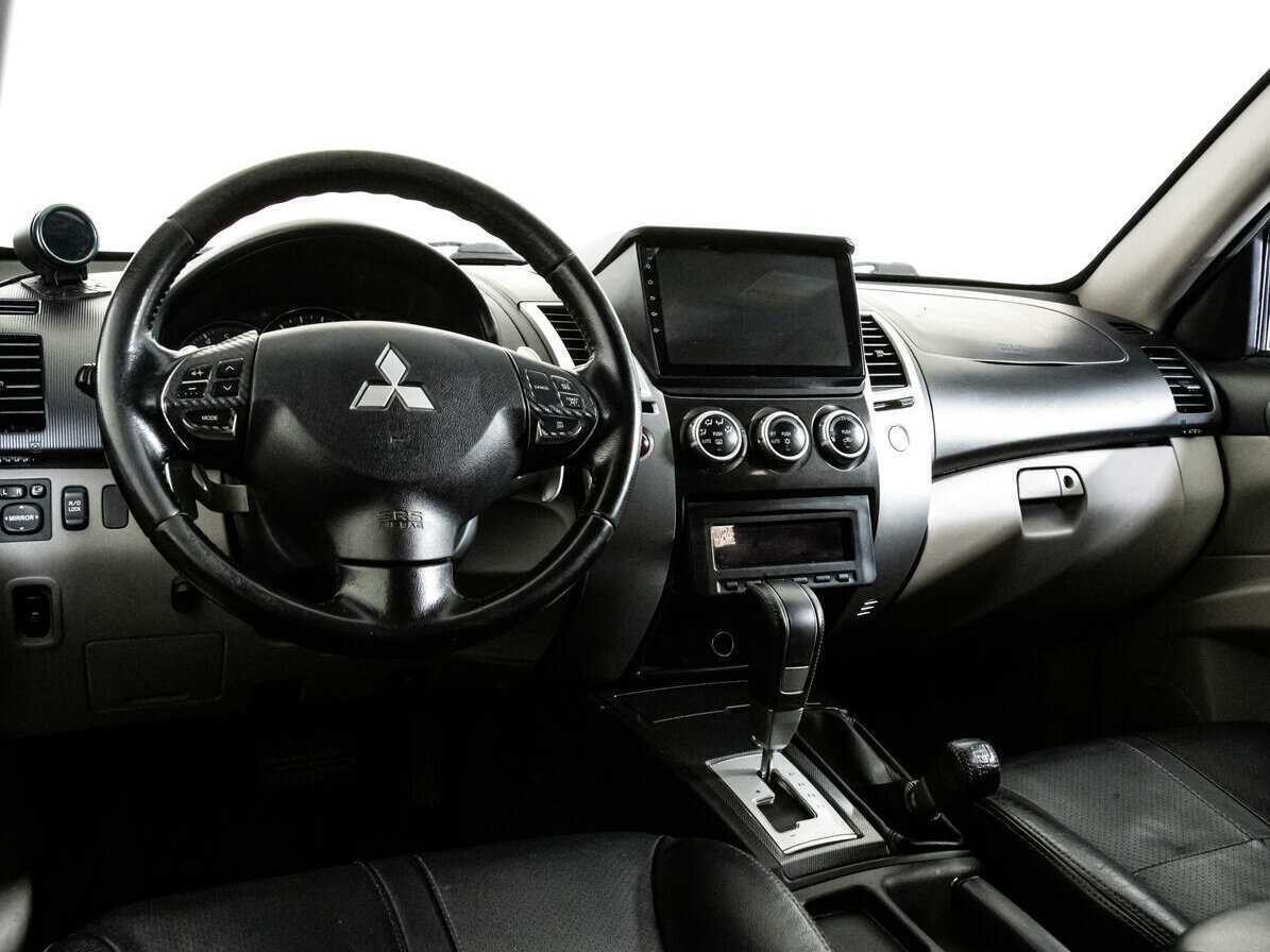 Mitsubishi Pajero Sport, 2014 Фото №11
