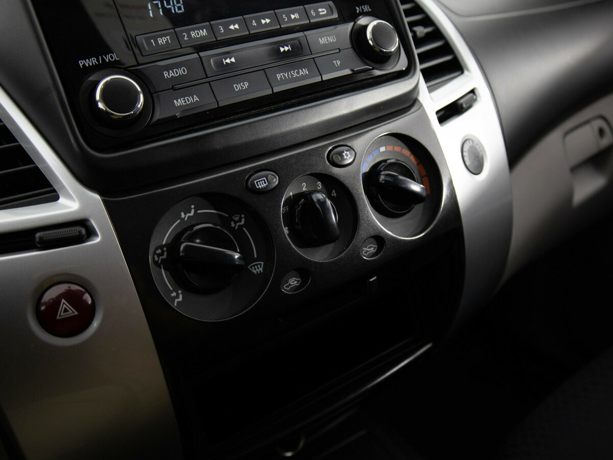 Mitsubishi Pajero Sport II Рестайлинг, 2014 Фото №13