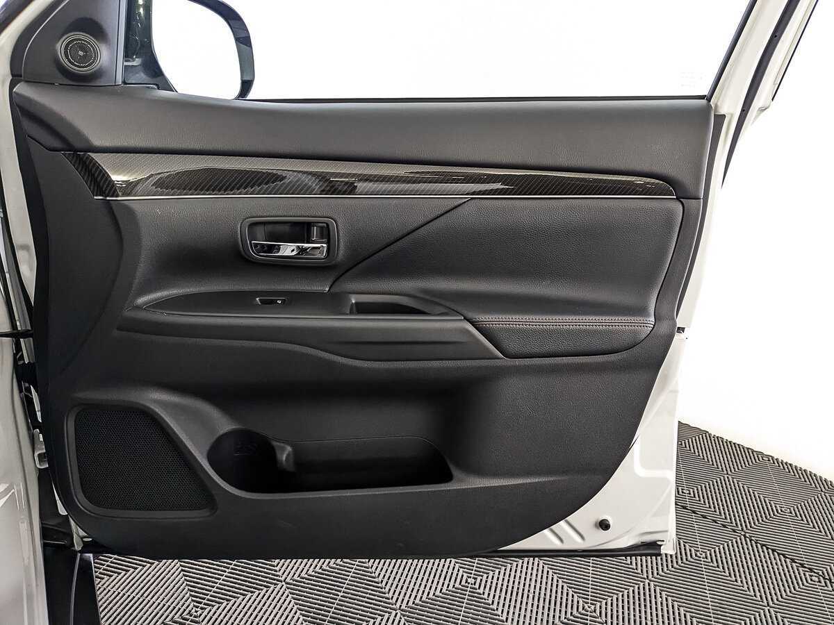 Mitsubishi Outlander, 2022 Фото №25