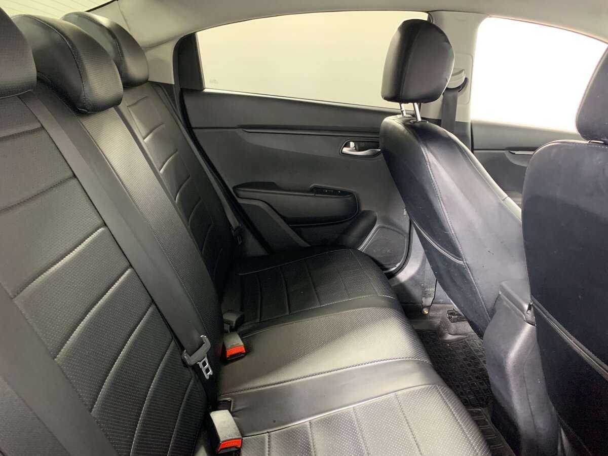 Kia Rio, 2018 Фото №15