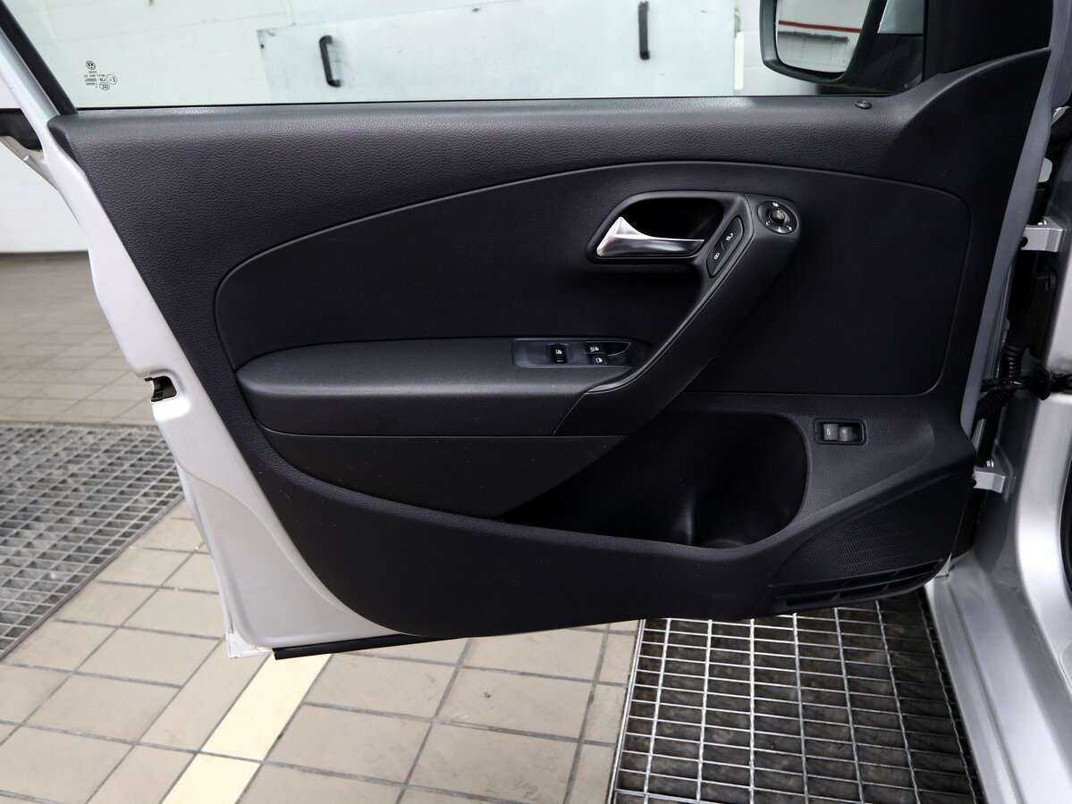 Volkswagen Polo, 2012 Фото №7