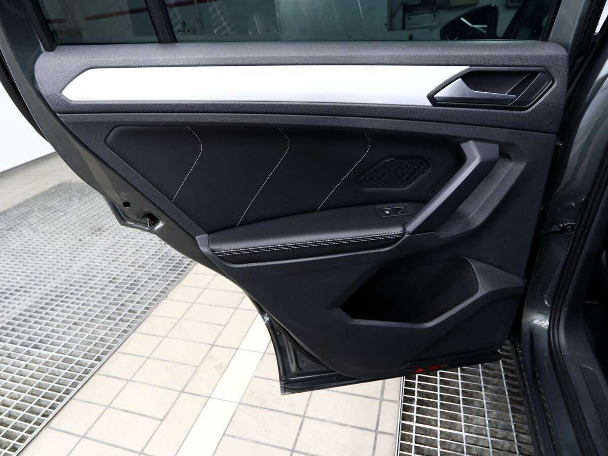 Volkswagen Tiguan, 2021 Фото №14