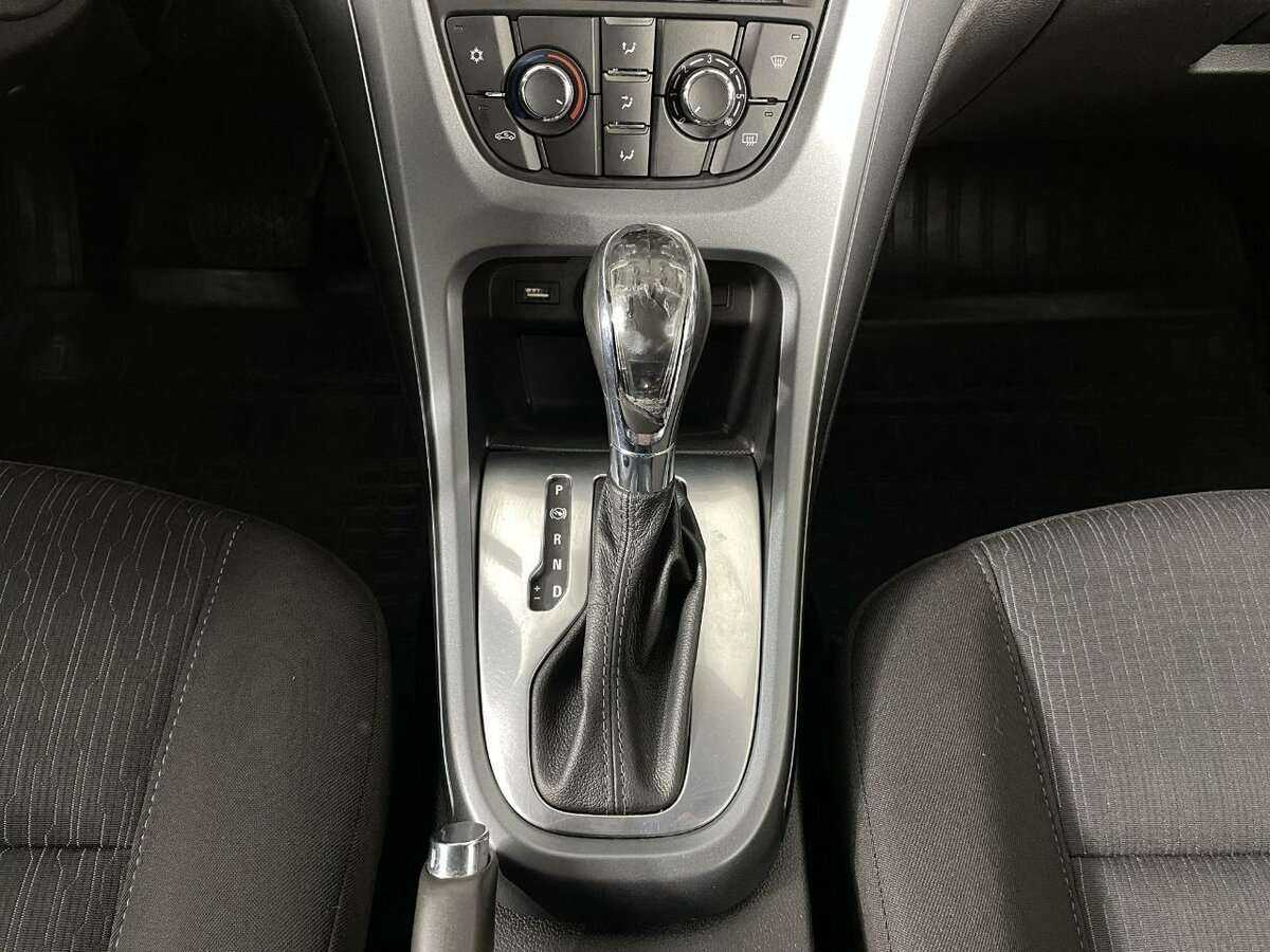 Opel Astra GTC, 2013 Фото №13