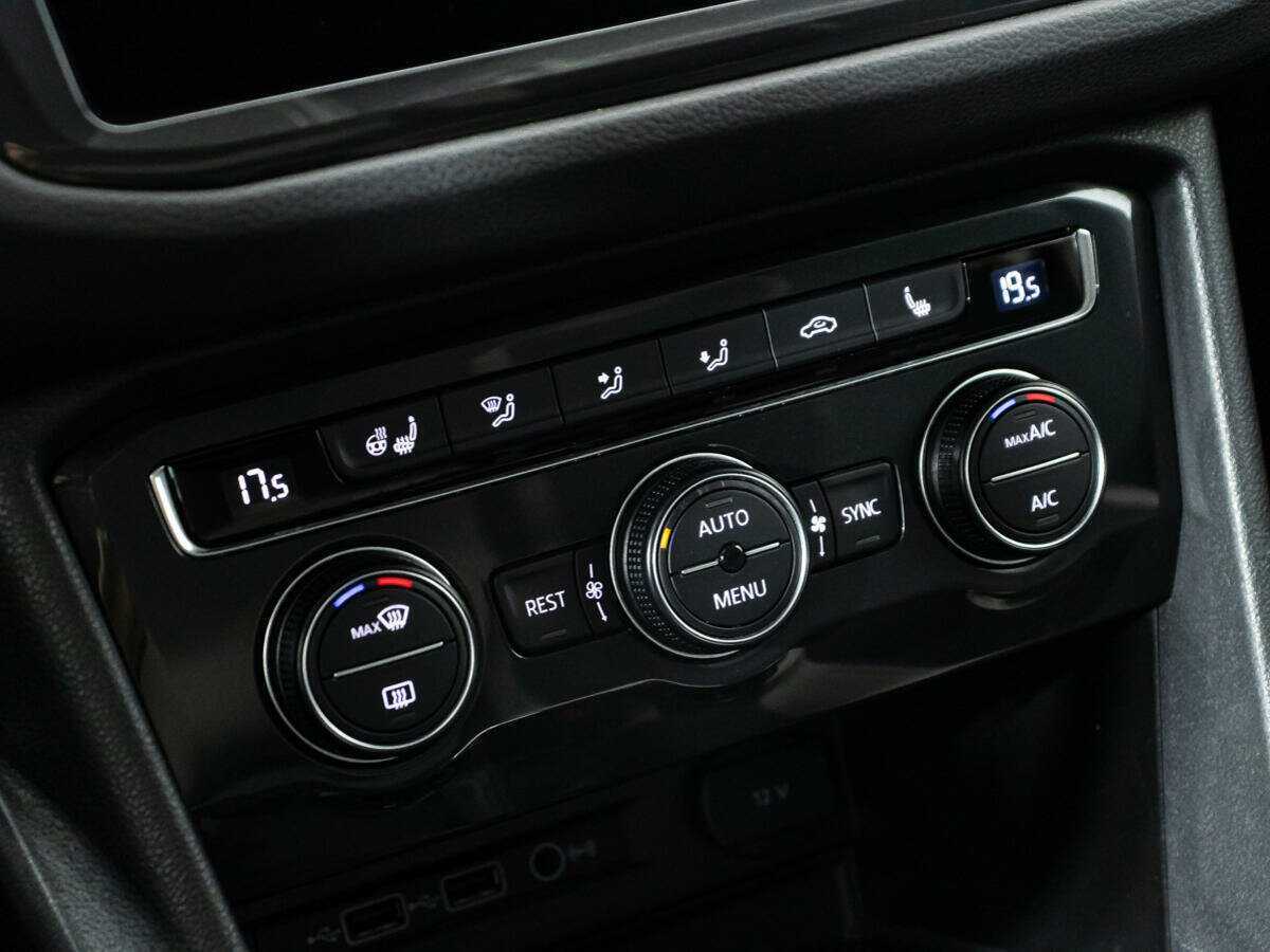 Volkswagen Tiguan, 2020 Фото №16