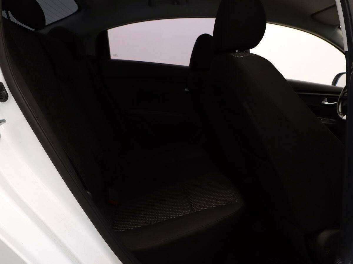 Kia Rio, 2018 Фото №8