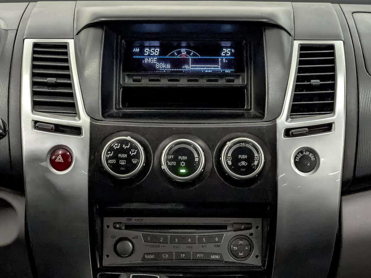 Mitsubishi Pajero Sport, 2012 Фото №13