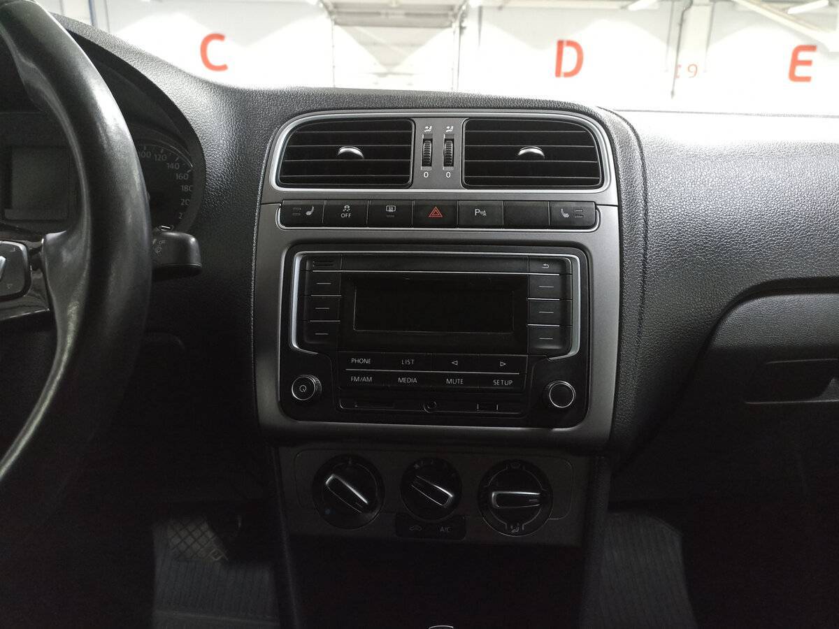 Volkswagen Polo, 2018 Фото №15