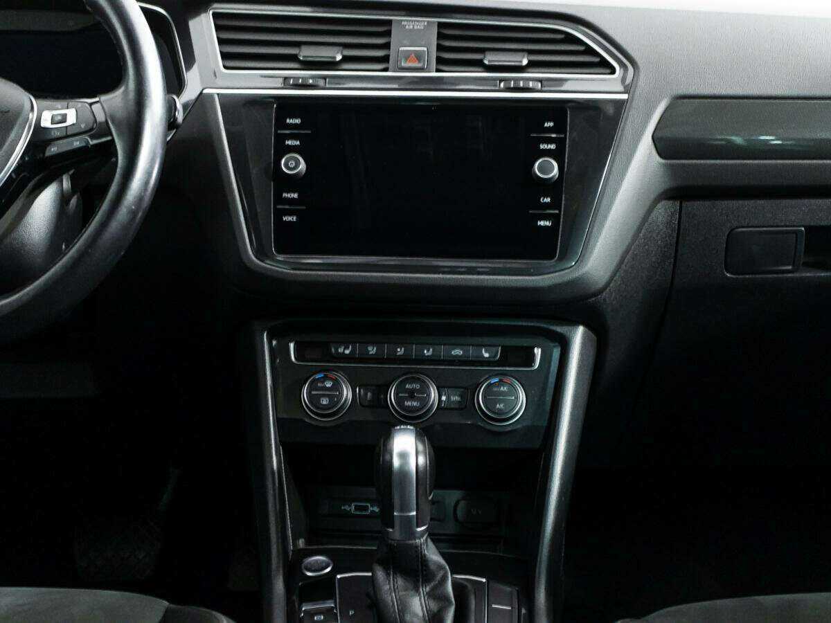 Volkswagen Tiguan, 2018 Фото №14
