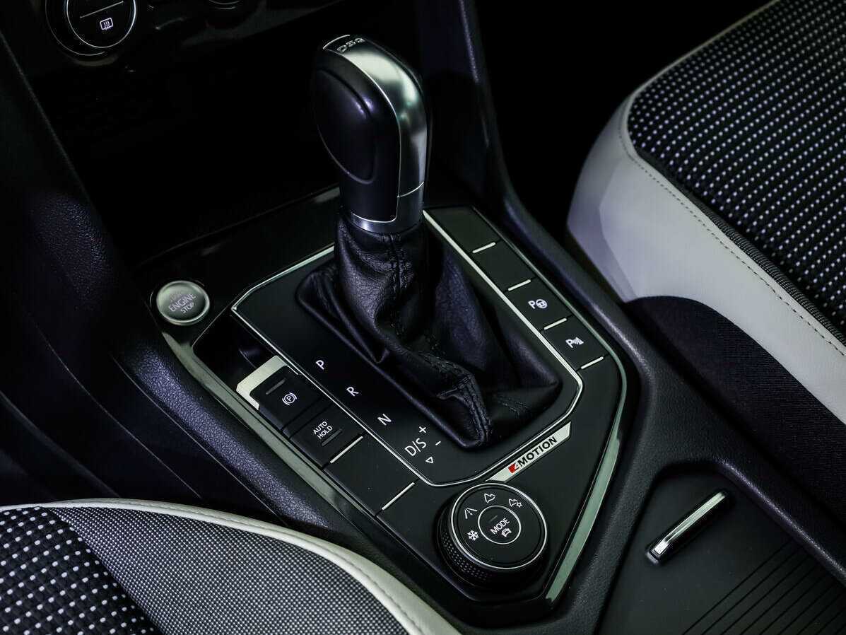 Volkswagen Tiguan, 2019 Фото №15