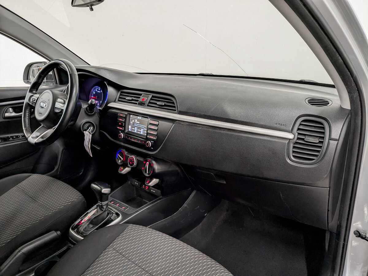 Kia Rio X-Line, 2020 Фото №11