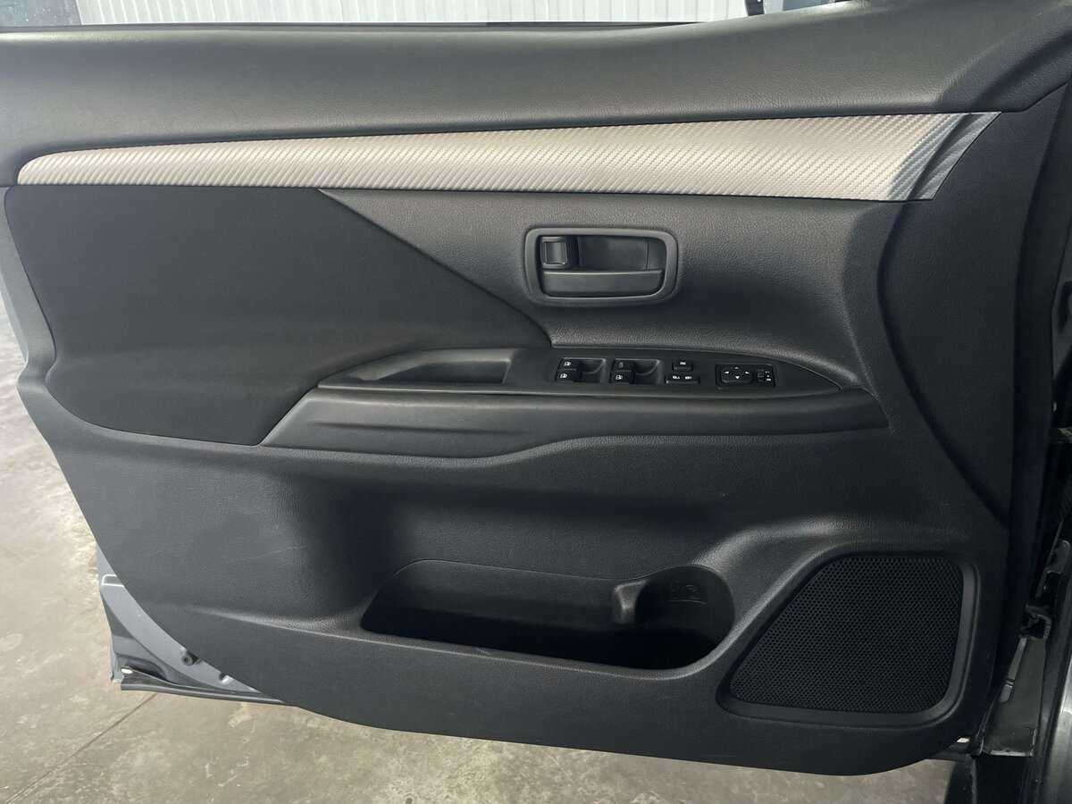 Mitsubishi Outlander, 2018 Фото №19