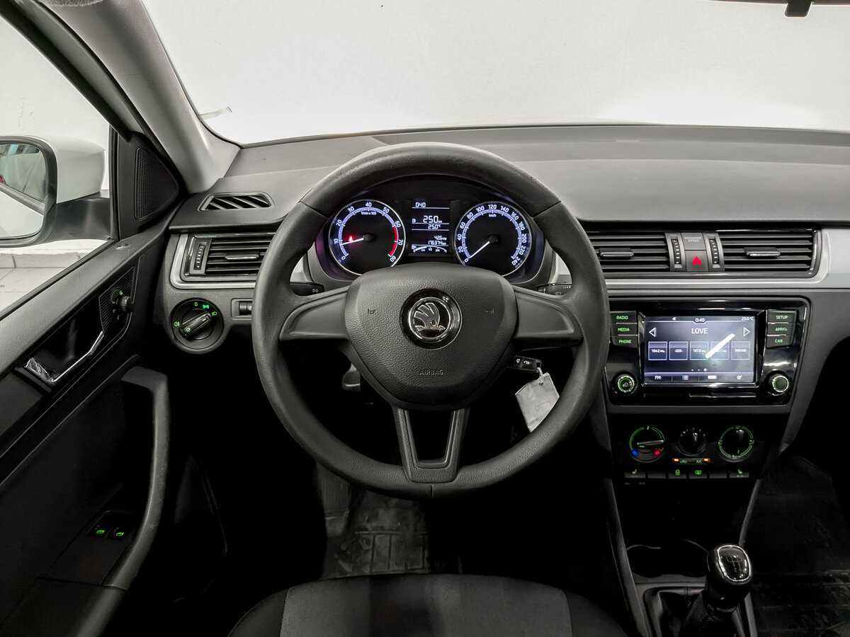 Skoda Rapid, 2017 Фото №21