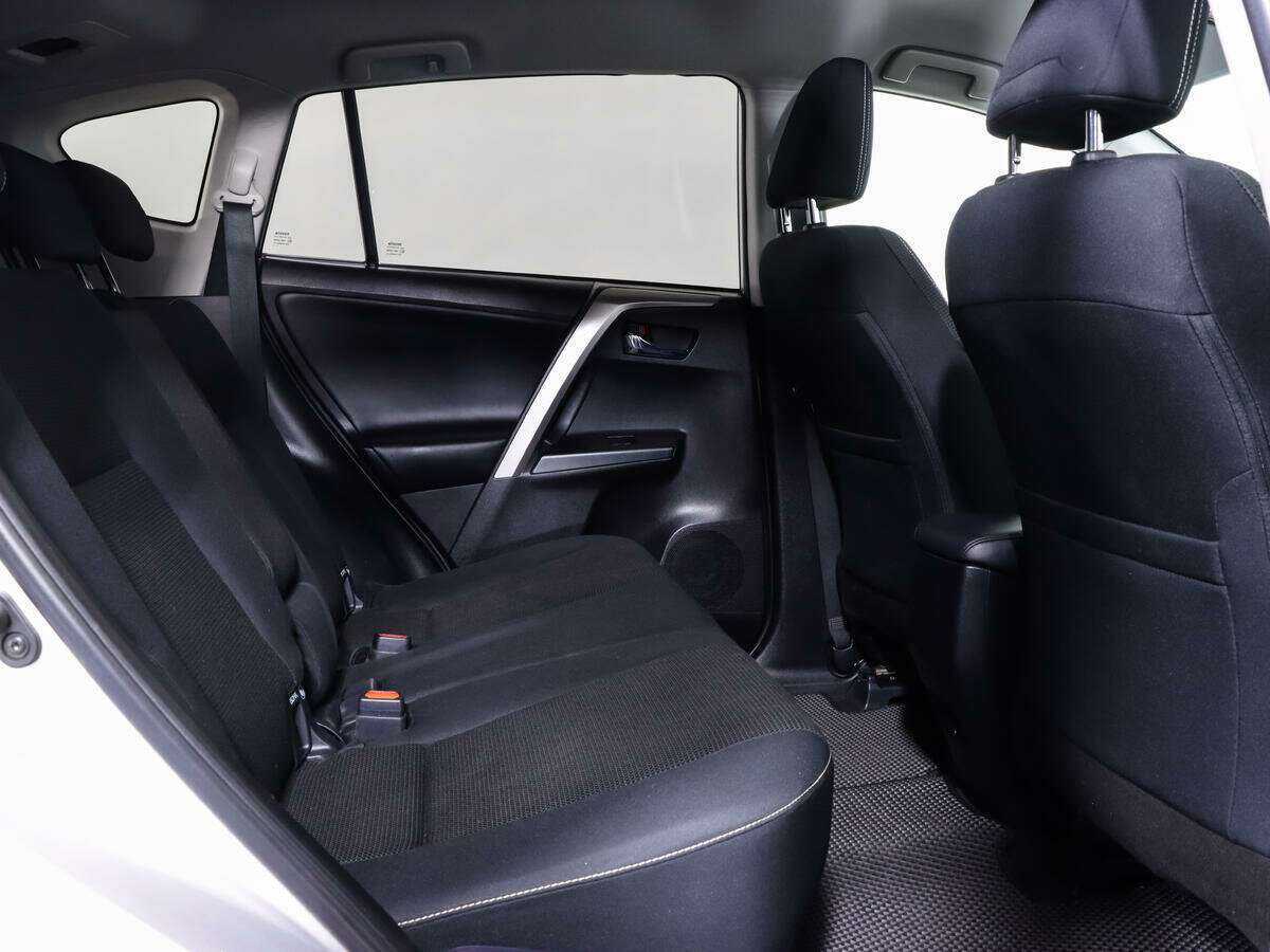 Toyota RAV4, 2017 Фото №13