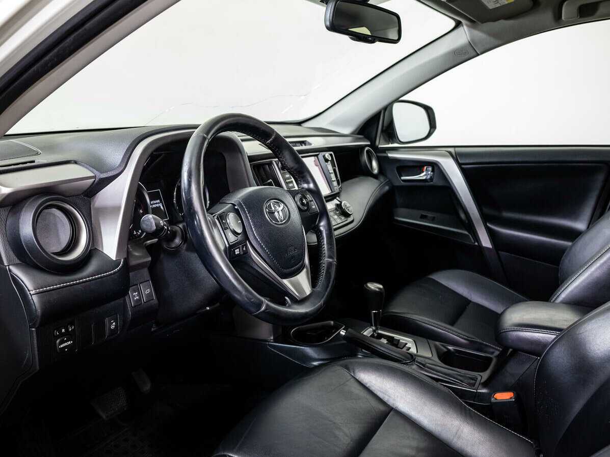 Toyota RAV4, 2018 Фото №9